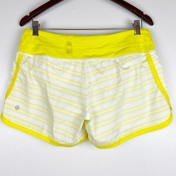 Lululemon Groovy Run Short Twin Stripe Sizzle Yellow White Lined Stretch Size 8 - Picture 5 of 6